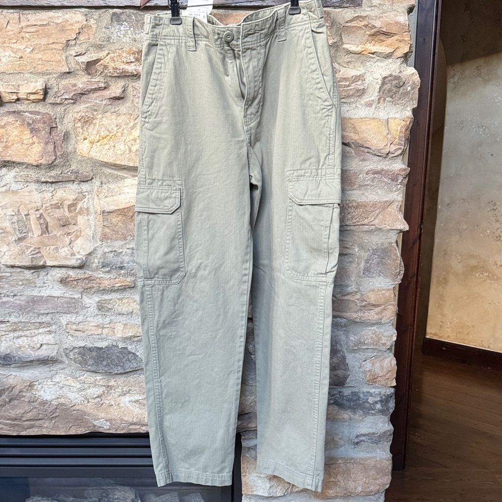Women’s Cargo Pants in Light Olive - Classic Utility Style